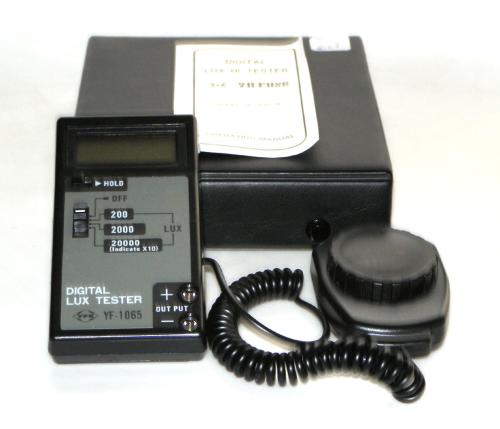 YU FUNG DIGITAL LUX TESTER WITH CASE