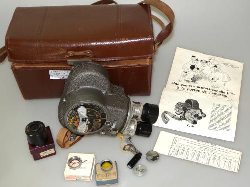 EMEL C.94 CAMERA 8mm WITH SOM BERTHIOT CINOR B 23/2.3, CINOR B 12.5/1.9, ACCESSORIES, DOCUMENTATION, CASE, IN VERY GOOD CONDITION