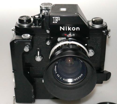NIKON F APOLLO FROM 1973 WITH 35/2.8 NIKKOR-S AUTO, LENS HOOD, F36 MOTOR, IN VERY GOOD CONDITION