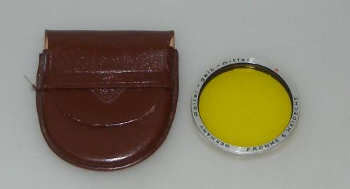 ROLLEIFLEX YELLOW FILTER BAYONET III WITH BAG IN VERY GOOD CONDITION