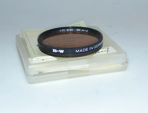 B+W 39E FILTER KR 15 2,3x WITH INSTRUCTIONS AND PLASTIC BOX