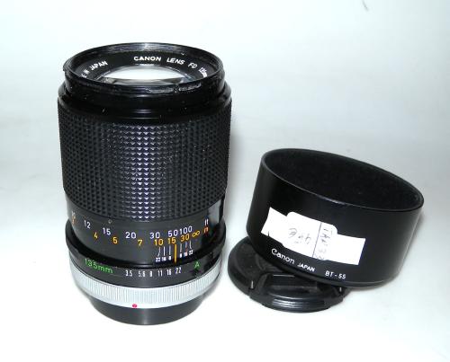 CANON 135mm 3.5 FD S.C. WITH LENS HOOD