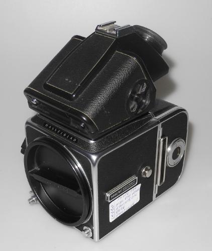HASSELBLAD 500CM CHROME WITH PME VIEWFINDER, FILM BACK A12, STIGMOMETRE FOCUSING SCREEN, IN VERY GOOD CONDITION