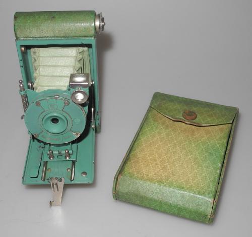 KODAK PETITE GREEN WITH BAG, COMPLETE, IN GOOD CONDITION