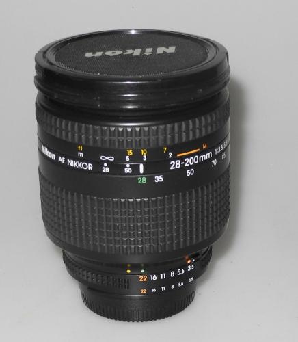 NIKON 28-200mm 3.5-5.6 AFD IN VERY GOOD CONDITION