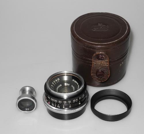 NIKON 35mm 2.5 W-NIKKOR CHROME WITH LENS HOOD, UV FILTER, VIEWFINDER, CASE, IN VERY GOOD CONDITION