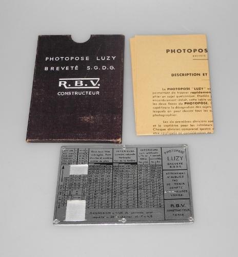PHOTOPOSE LUZY WITH INSTRUCTIONS IN FRENCH AND CASE IN VERY GOOD CONDITION