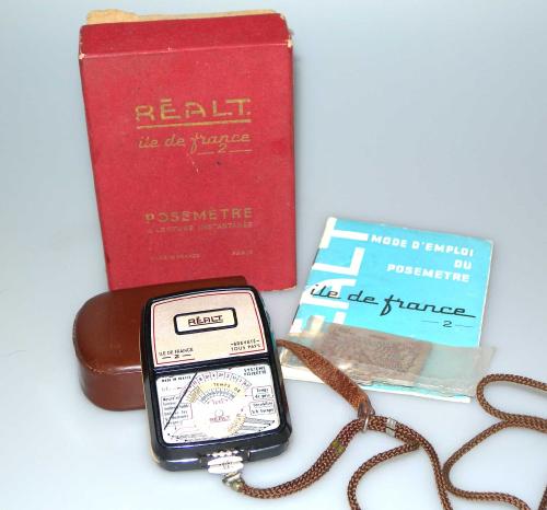 REALT 2 EXPOSURE METER WITH INSTRUCTIONS IN FRENCH, CASE AND BOX