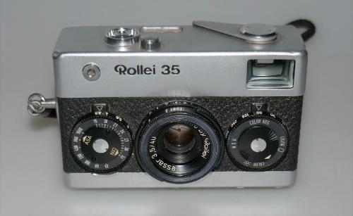 ROLLEI 35 CHROME SINGAPORE WITH TESSAR 40/3.5, STRAP, RARE MODEL IN FEET, USED