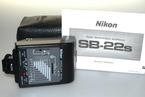 NIKON SPEEDLITE SB-22S WITH BAG AND INSTRUCTIONS MINT
