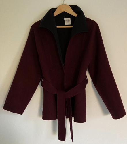 Hermès burgundy and navy blue belted cashmere jacket, superb size 36/38