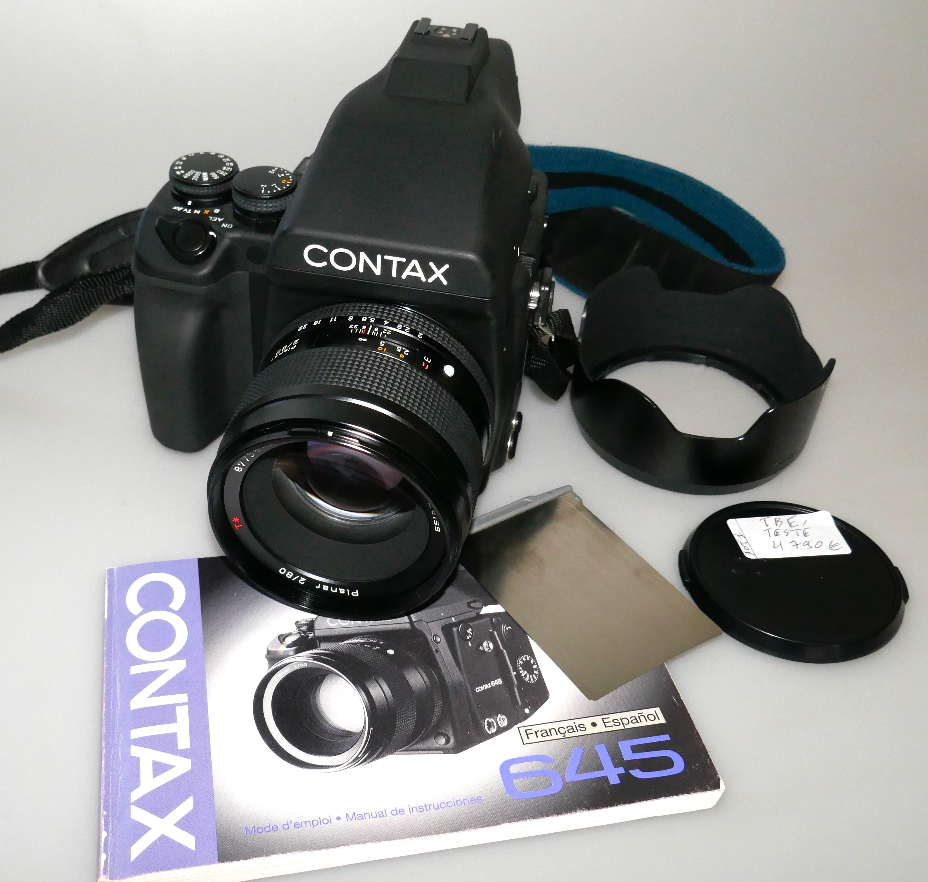 CONTAX 645 WITH PLANAR 80/2, LENS HOOD, PRISM VIEWFINDER MF-1