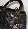 Christian Dior sac Lady Dior en cuir cannage matelassé noir, Dustbag, très bel état