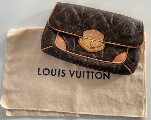 Louis Vuitton pochette toile monogram matelassée et cuir beige, modèle Etoile Clutch, de 2009, Dustbag, superbe