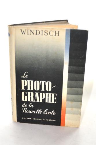LE PHOTOGRAPHE DE LA NOUVELLE ECOLE WINDISCH DE 1938